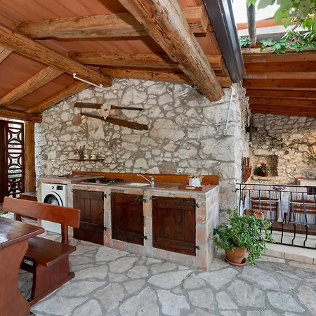 Ferienhaus Haus Salakova A Lovely Vintage Stone House *